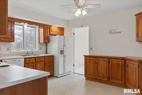 3108 Olympic Dr, Springfield, IL 62704 photo 15