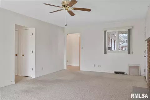 3108 Olympic Dr, Springfield, IL 62704 photo 17