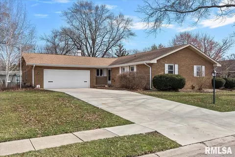 3108 Olympic Dr, Springfield, IL 62704 photo 2
