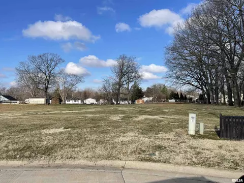 217 Washington Pl, Riverton, IL 62561