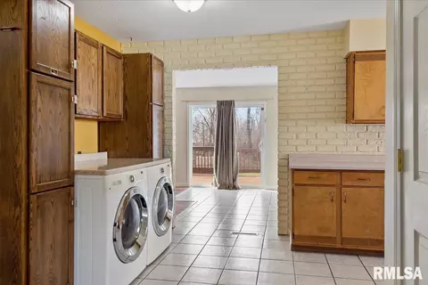 2085 Henley Rd, Springfield, IL 62702 photo 9