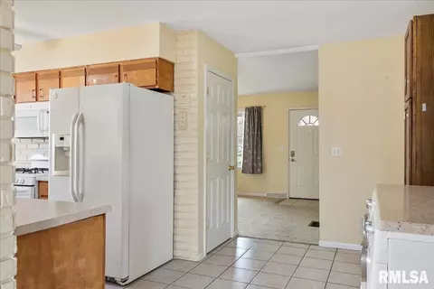 2085 Henley Rd, Springfield, IL 62702 photo 13