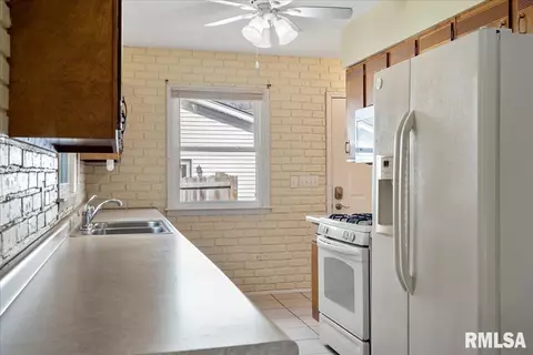 2085 Henley Rd, Springfield, IL 62702 photo 12