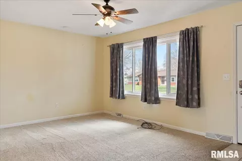 2085 Henley Rd, Springfield, IL 62702 photo 6