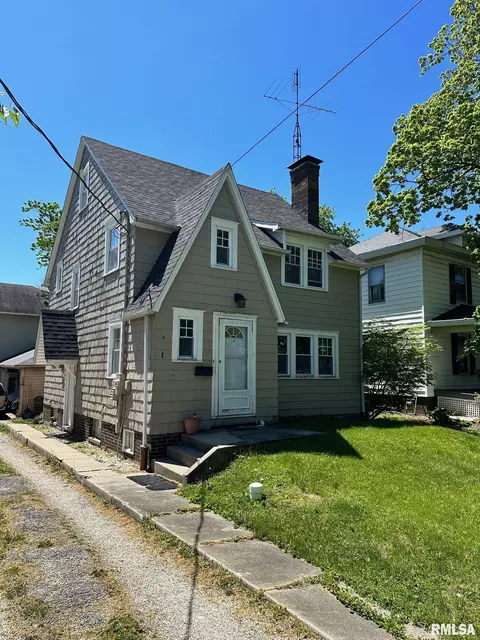 805 Grove St, Jacksonville, IL 62650