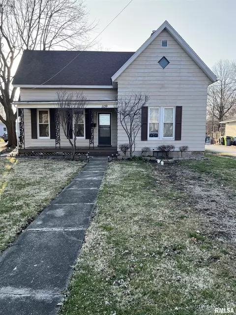 1139 S Clay St, Jacksonville, IL 62650