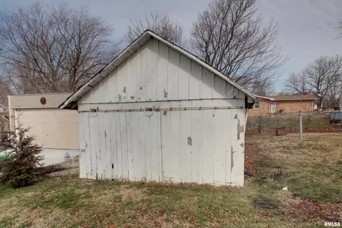 207 E Washington St, Mendon, IL 62351 photo 23