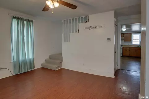 207 E Washington St, Mendon, IL 62351 photo 8