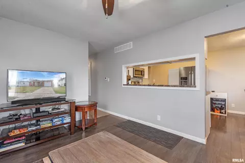 3024 Sherborn Rd, Springfield, IL 62702 photo 7