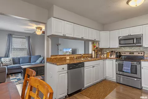 3024 Sherborn Rd, Springfield, IL 62702 photo 10