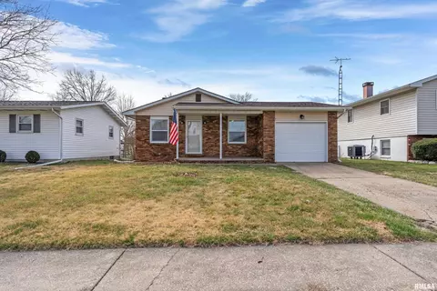 3024 Sherborn Rd, Springfield, IL 62702