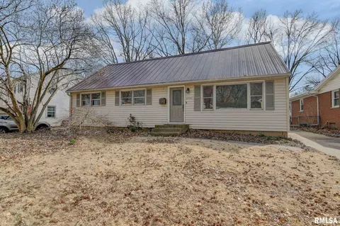 2030 Cambridge Rd, Springfield, IL 62704 photo 1