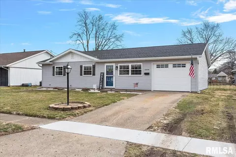 2204 Dunwich Dr, Springfield, IL 62702 photo 2