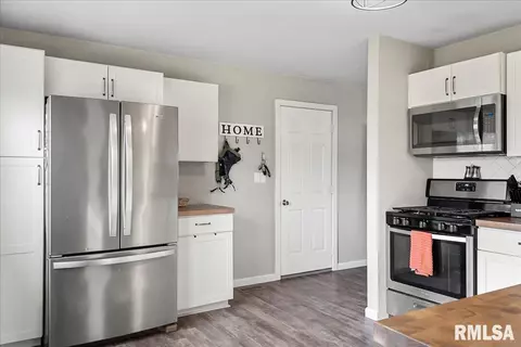 2204 Dunwich Dr, Springfield, IL 62702 photo 13