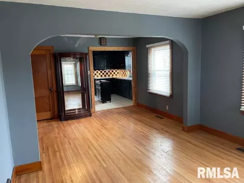 929 S Main St, Canton, IL 61520 photo 14