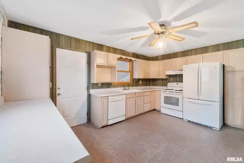 2223 Watch Ave, Springfield, IL 62702 photo 10