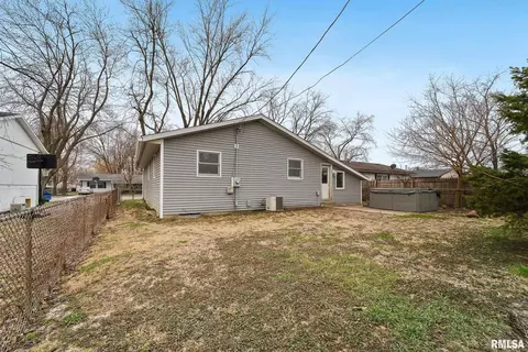 2223 Watch Ave, Springfield, IL 62702 photo 6
