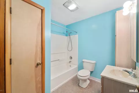 2223 Watch Ave, Springfield, IL 62702 photo 23