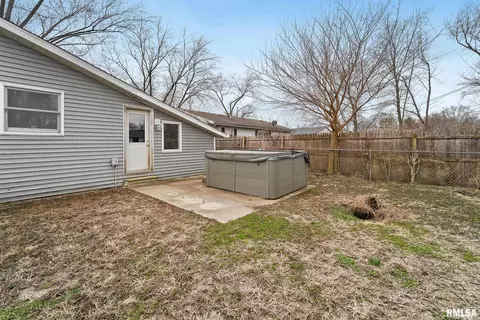2223 Watch Ave, Springfield, IL 62702 photo 8
