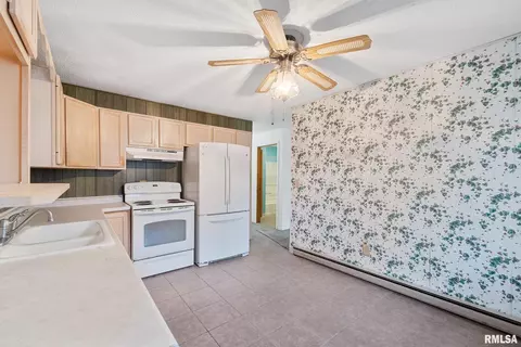 2223 Watch Ave, Springfield, IL 62702 photo 14