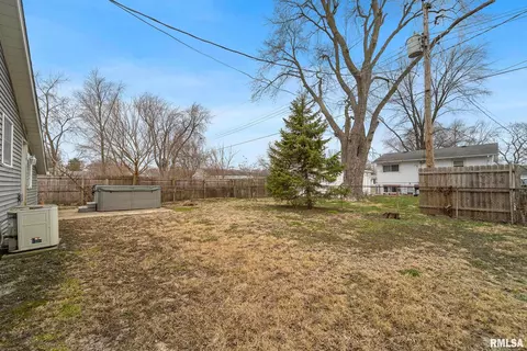 2223 Watch Ave, Springfield, IL 62702 photo 5