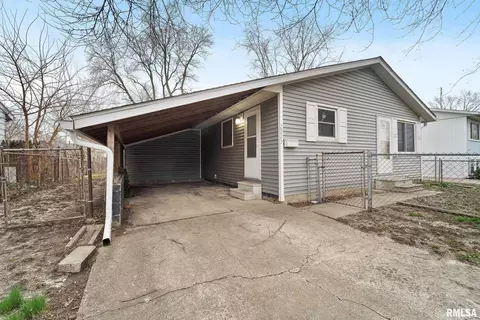 2223 Watch Ave, Springfield, IL 62702 photo 4