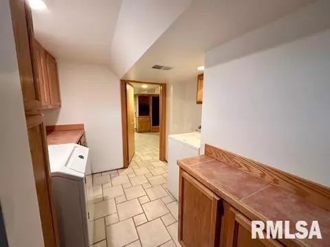 2445 S 7th St, Springfield, IL 62703 photo 28