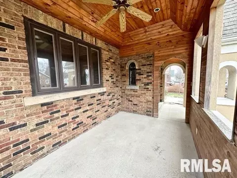 2445 S 7th St, Springfield, IL 62703 photo 4
