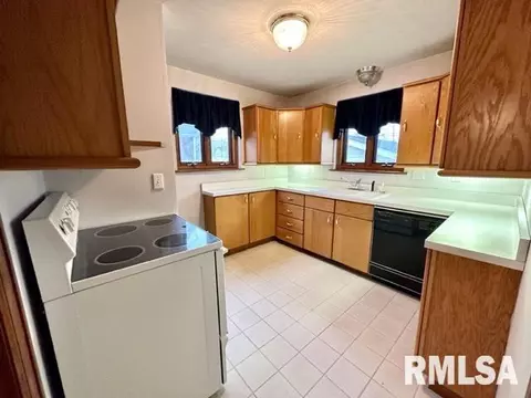 2445 S 7th St, Springfield, IL 62703 photo 11