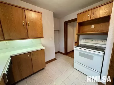 2445 S 7th St, Springfield, IL 62703 photo 13