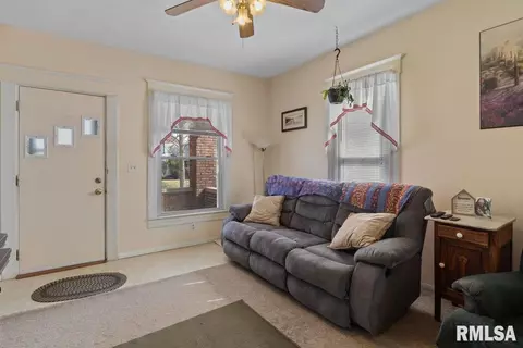 2179 S 10th St, Springfield, IL 62703 photo 5