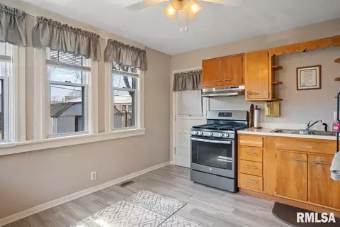 2179 S 10th St, Springfield, IL 62703 photo 16