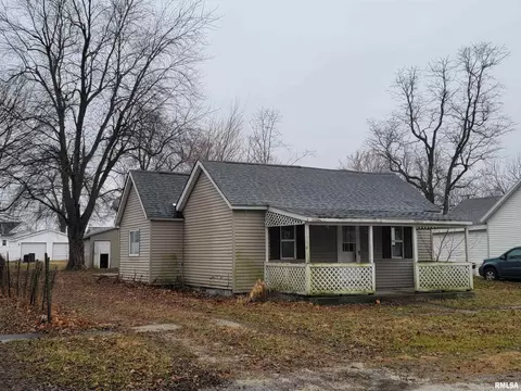 309 W Lincoln St, Edinburg, IL 62531