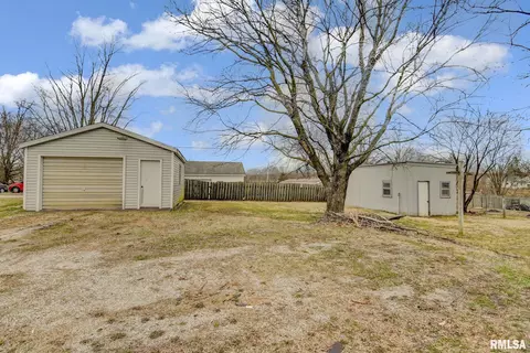 503 S Main St, Athens, IL 62613 photo 25