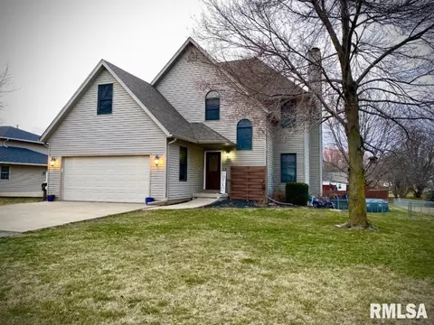 903 W Wind Rose Ln, Athens, IL 62613