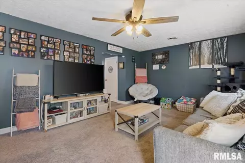 1943 Stonehenge Rd, Springfield, IL 62702 photo 4