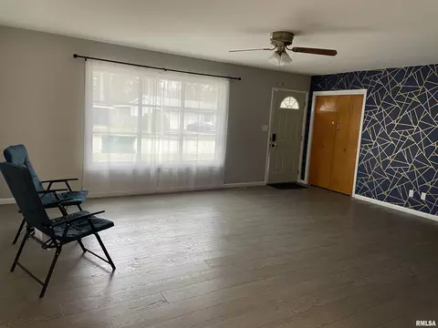 101 Dawn Dr, Springfield, IL 62702 photo 4