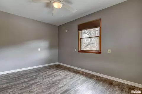 245 Bruns Ln, Springfield, IL 62702 photo 12