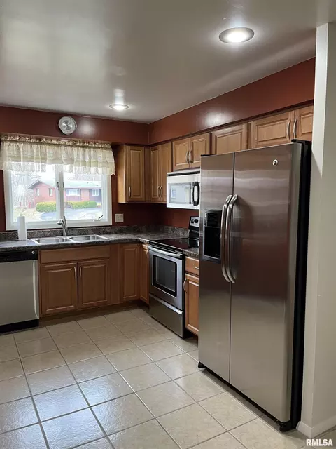 45 Marian Ln, Springfield, IL 62704 photo 2