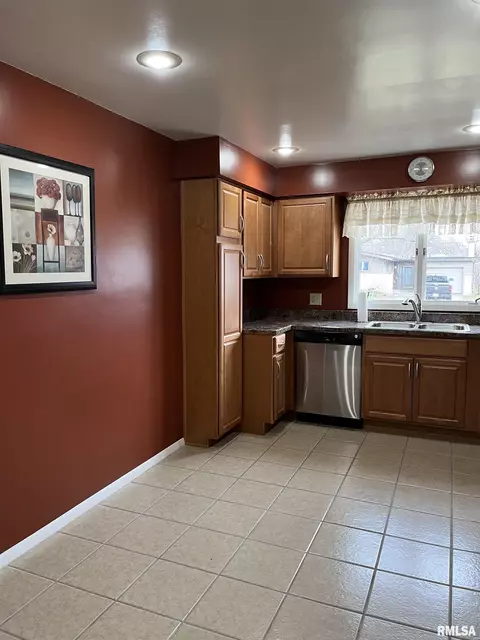 45 Marian Ln, Springfield, IL 62704 photo 4
