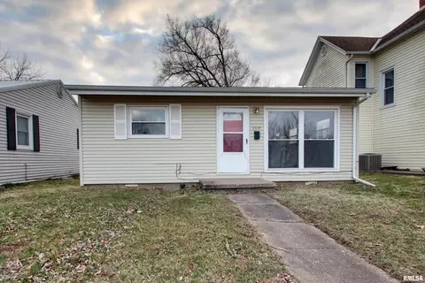 1414 N 4th St, Quincy, IL 62301