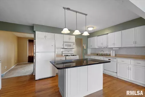 2077 Henley Rd, Springfield, IL 62702 photo 12