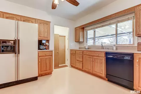 16 Longbow Ln, Springfield, IL 62704 photo 9