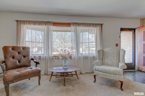 16 Longbow Ln, Springfield, IL 62704 photo 3