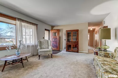 16 Longbow Ln, Springfield, IL 62704 photo 4