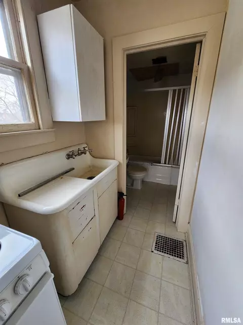 609 W Capitol Ave, Springfield, IL 62704 photo 15