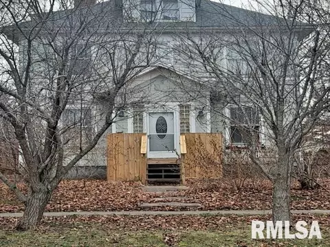 607 W Adams St, Greenview, IL 62642