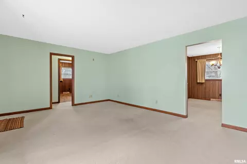225 Saxon Dr, Springfield, IL 62704 photo 5