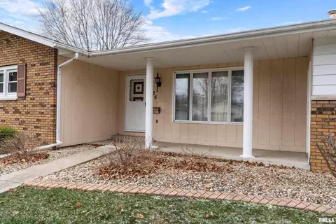 225 Saxon Dr, Springfield, IL 62704 photo 3