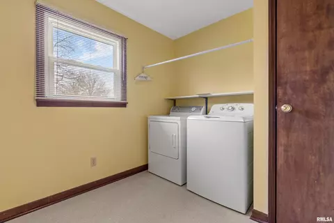 225 Saxon Dr, Springfield, IL 62704 photo 17